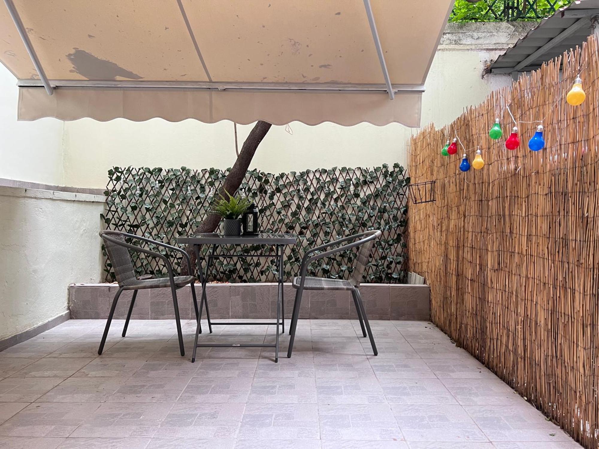 Urban 25sqm Studio With Backyard In Exarcheia Αθήνα